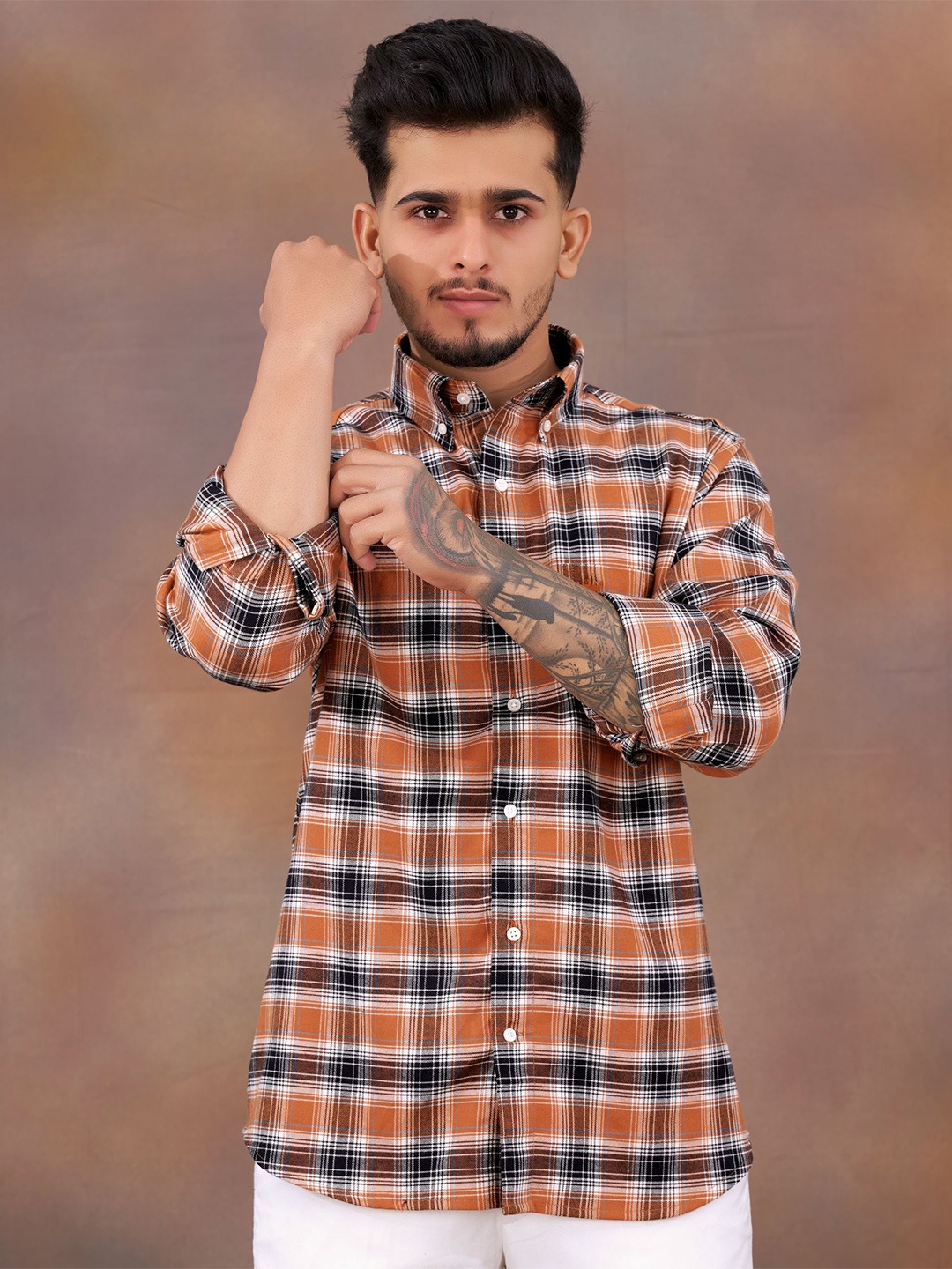 

FRENCH CROWN Men Orange Standard Checked Casual Shirt