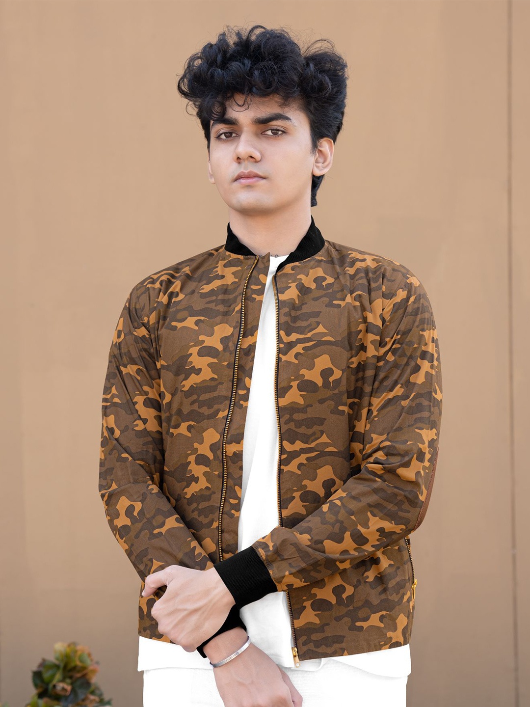 

FRENCH CROWN Men Brown Standard Floral Casual Shirt