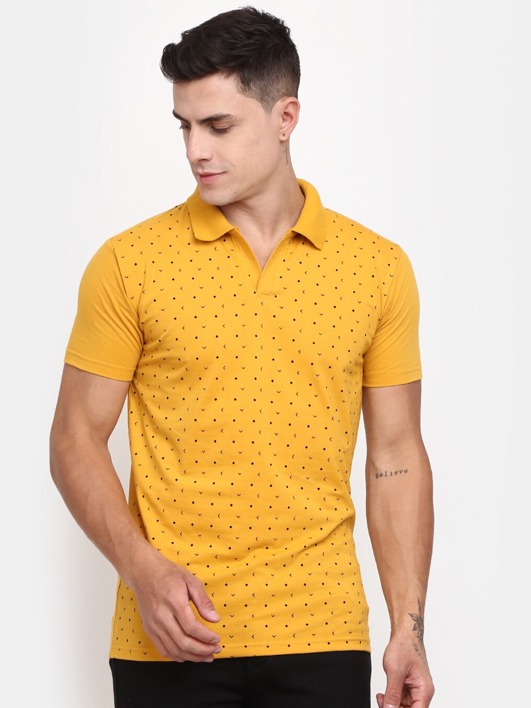 

V-Mart Men Yellow Printed Cotton Polo Collar Slim Fit T-shirt