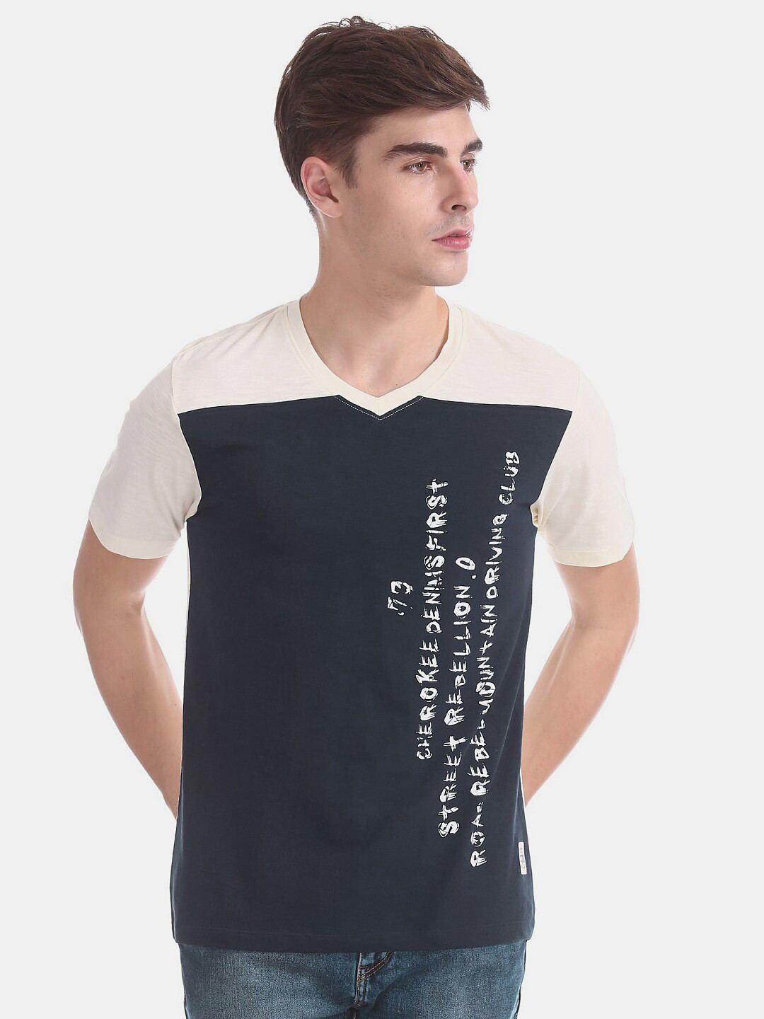 

V-Mart Colourblocked V-Neck Cotton T-shirt, Blue