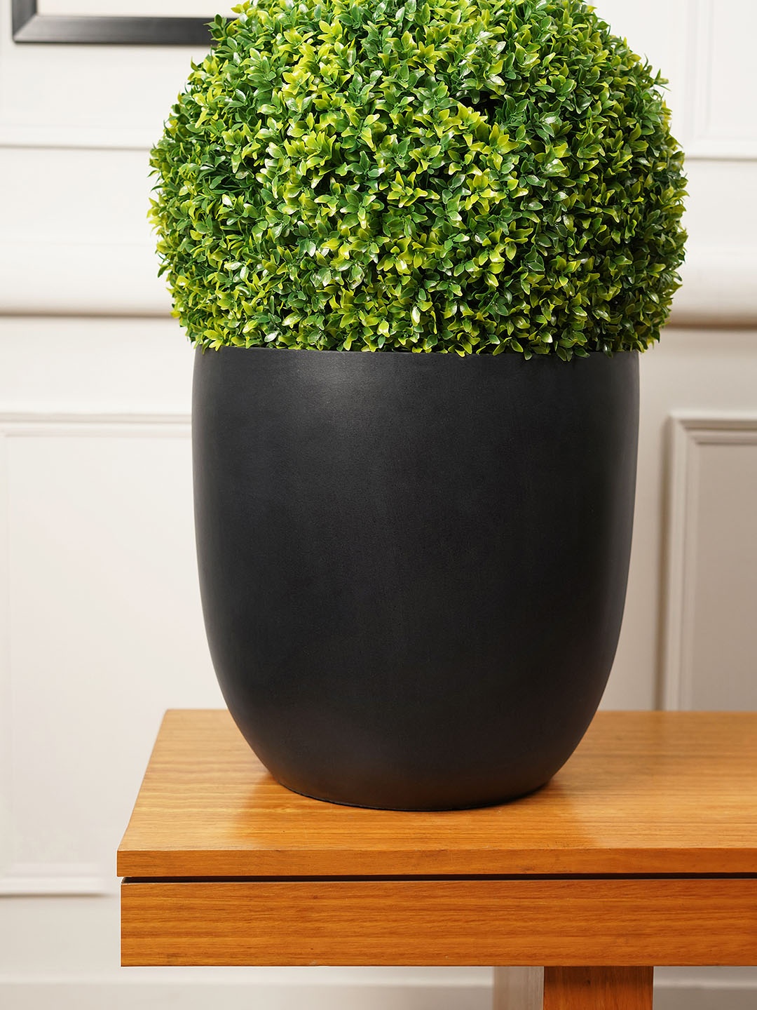 

Pure Home and Living Black Clay Planter