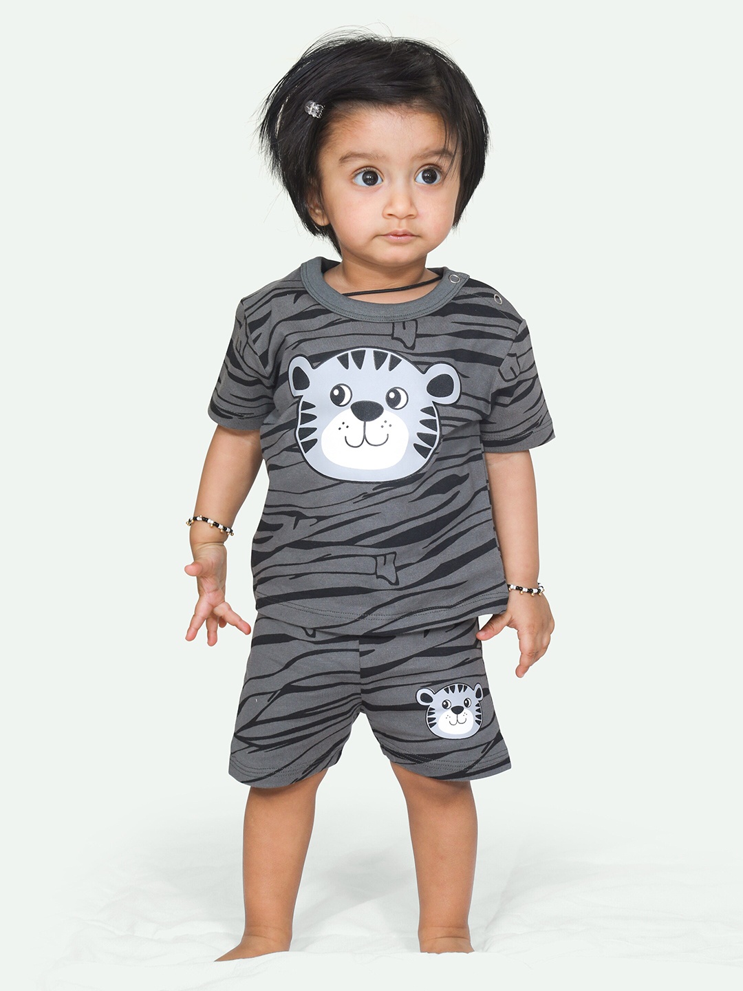 

ariel Infant Girls Printed Round Neck Pure Cotton T-shirt with Shorts, Grey