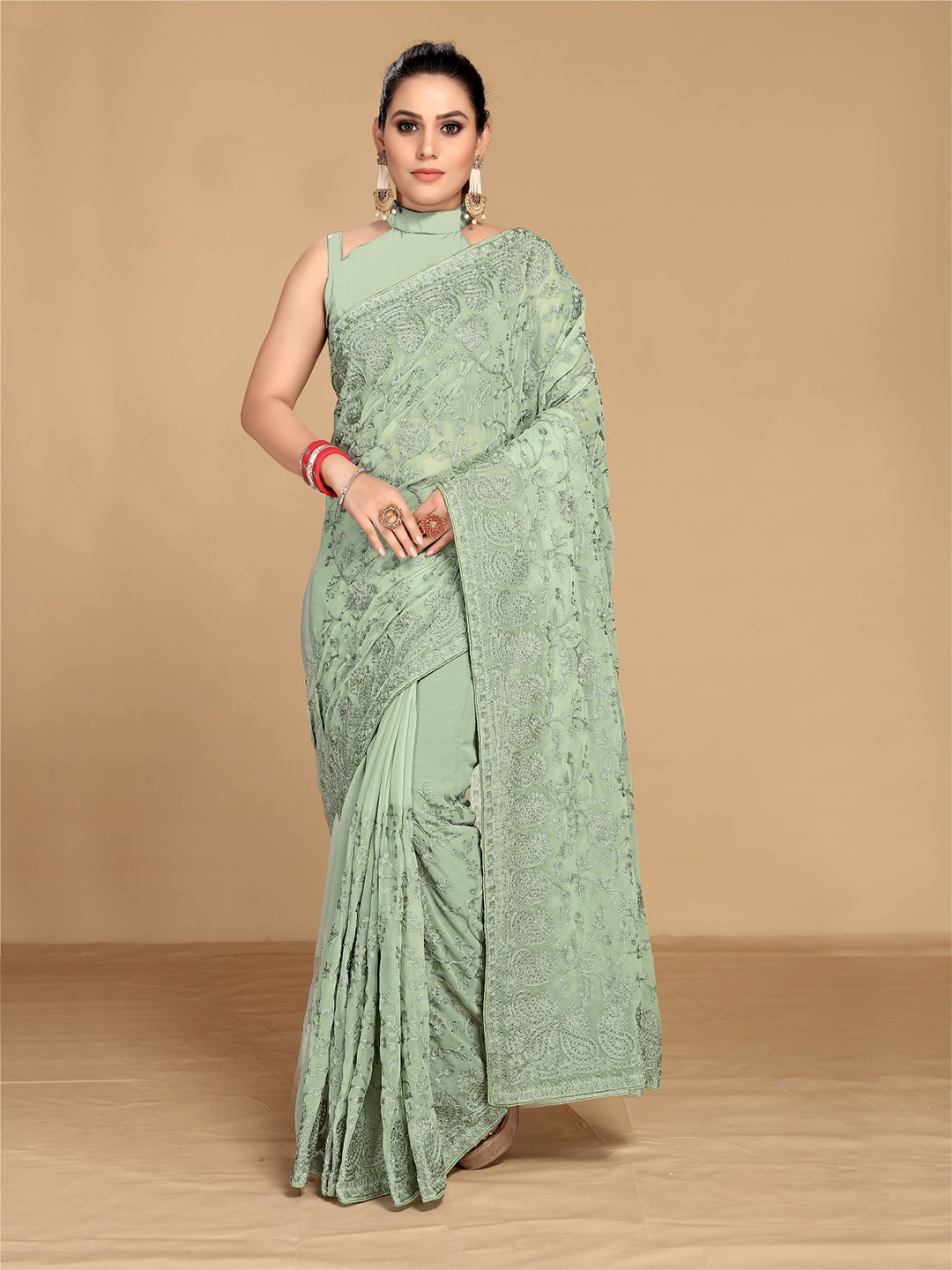 

VAIRAGEE Ethnic Motifs Embroidered saree, Olive