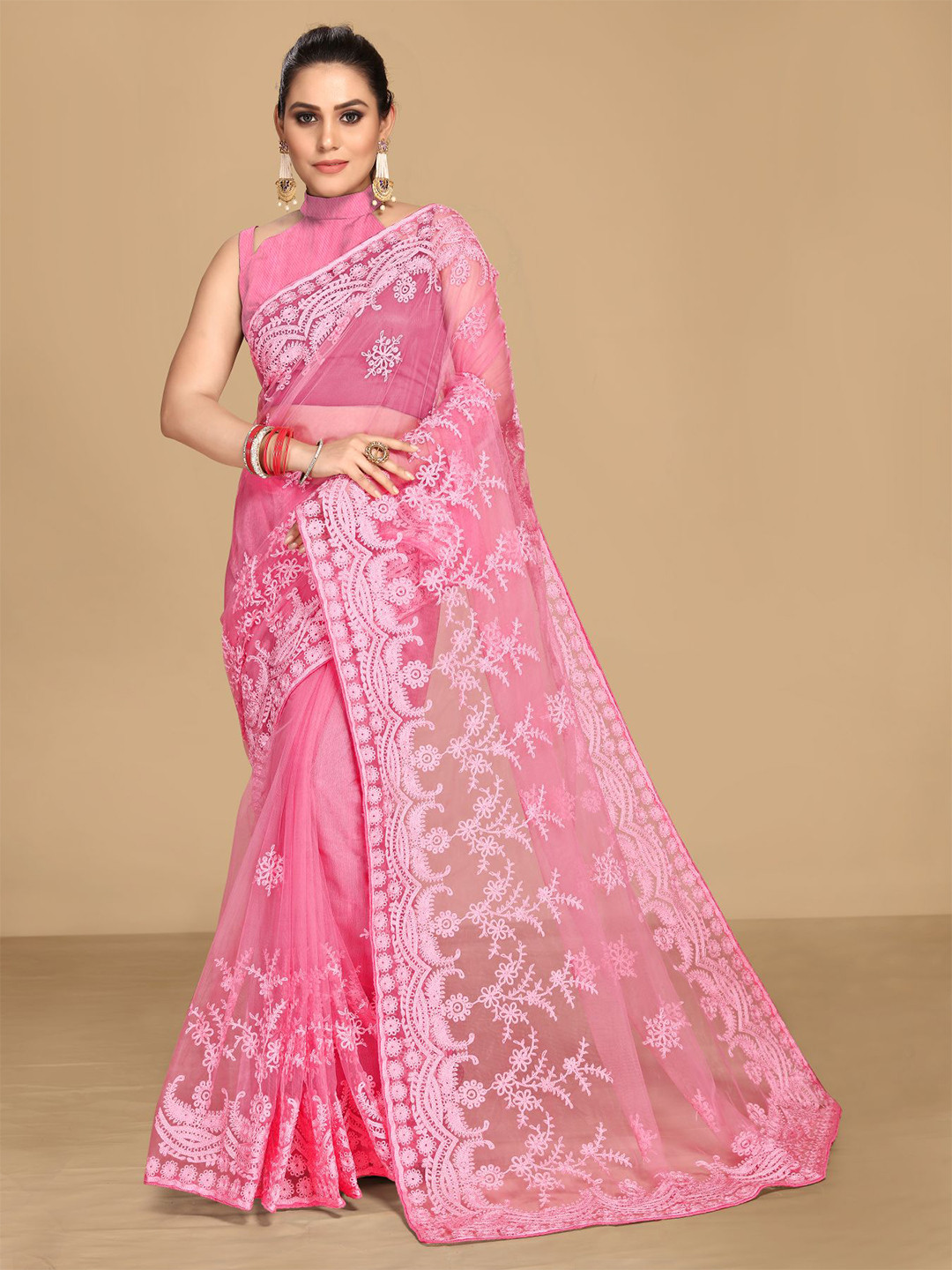 

VAIRAGEE Floral Embroidered Saree, Pink