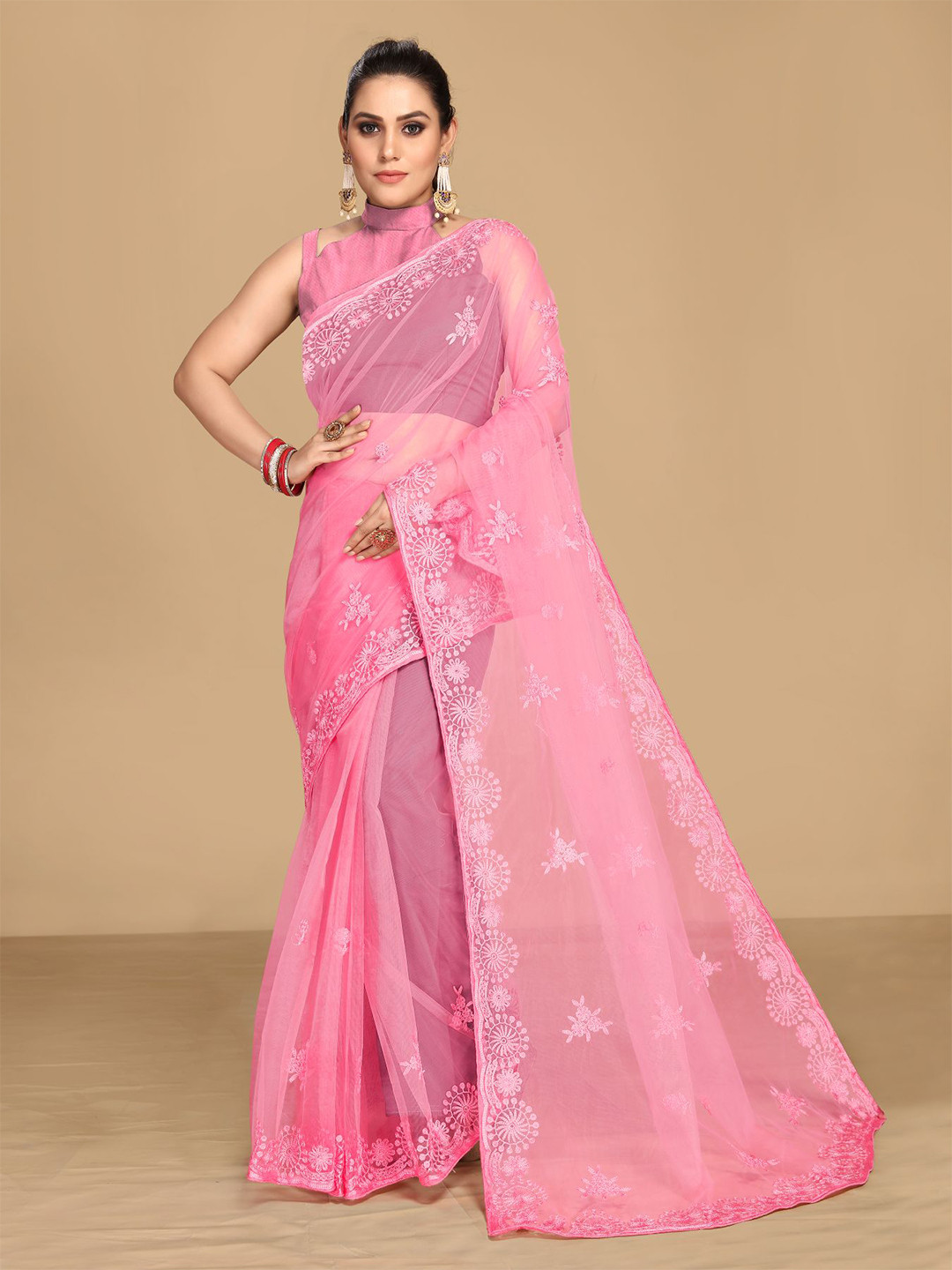 

VAIRAGEE Floral Embroidered Saree, Pink