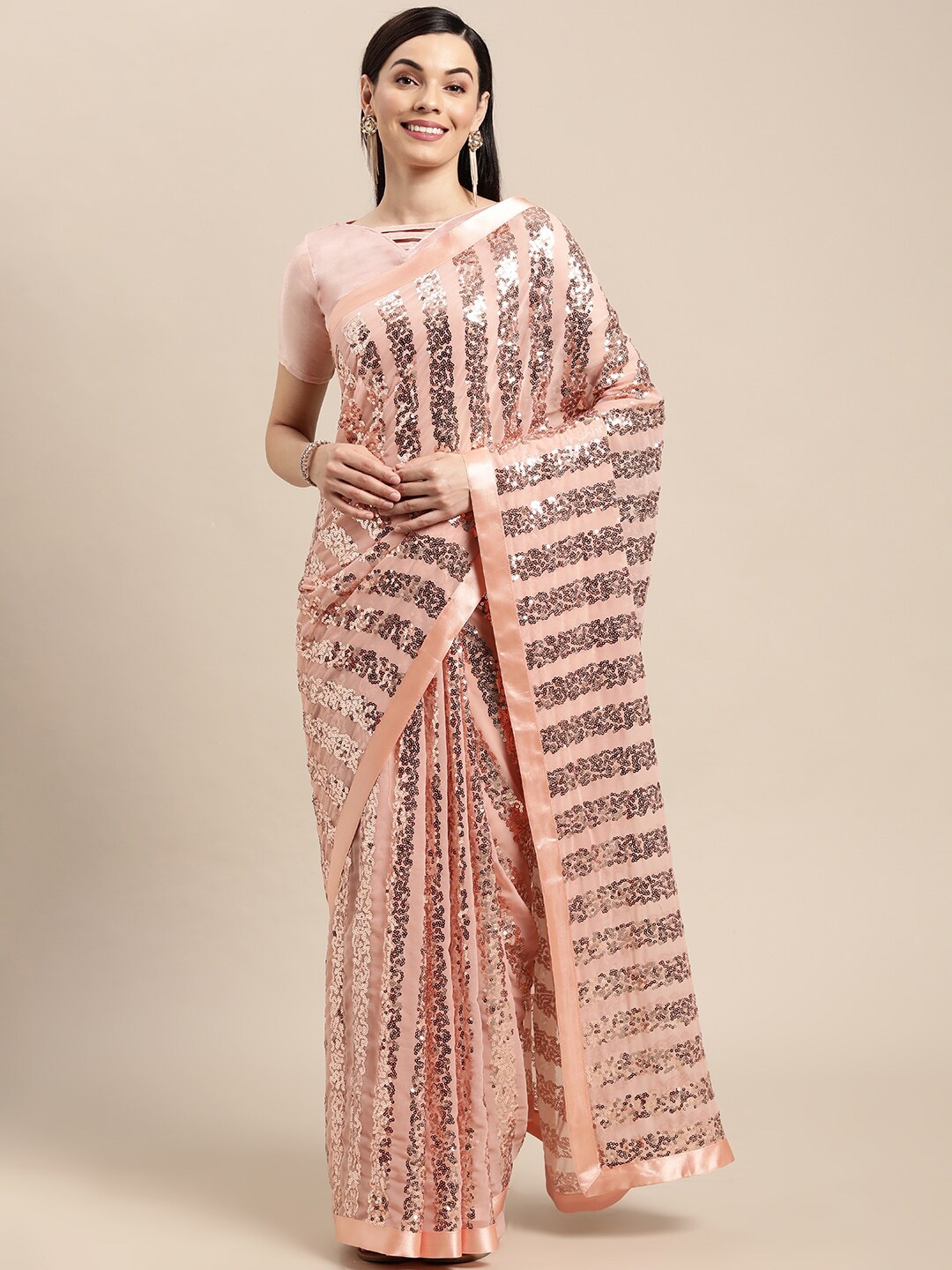 

VAIRAGEE Embellished Sequinned Saree, Peach