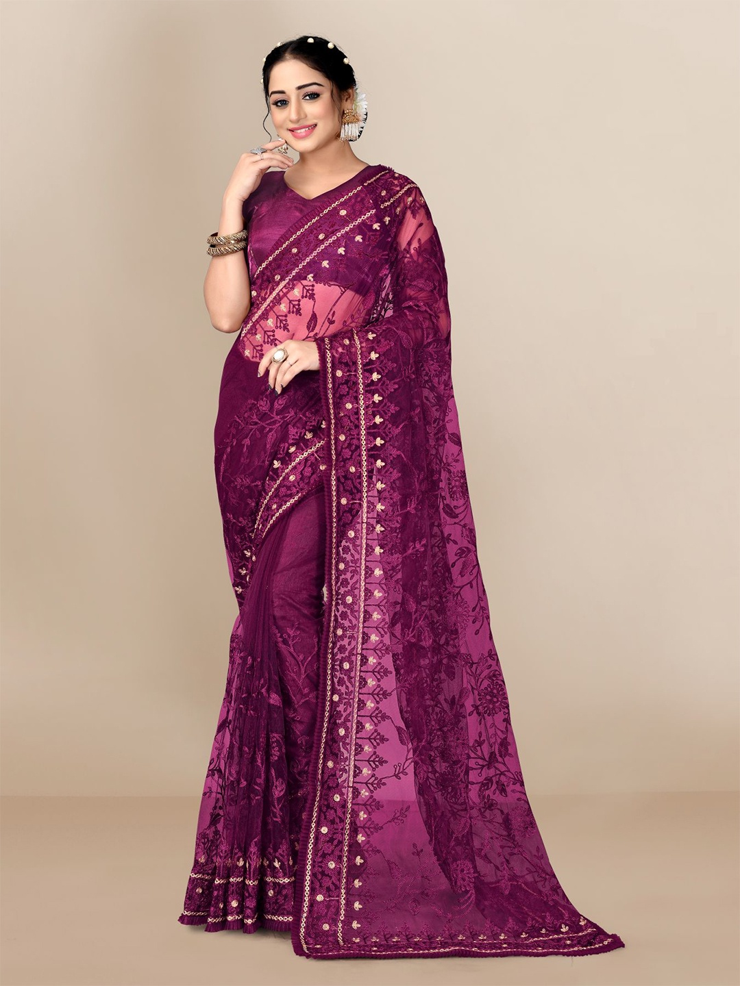 

VAIRAGEE Embellished Embroidered Net Saree, Magenta