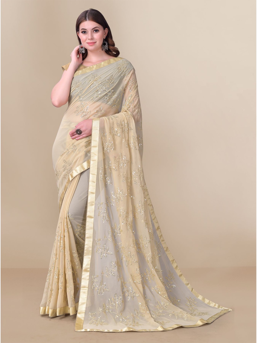 

VAIRAGEE Sequinned Embellished Saree, Cream