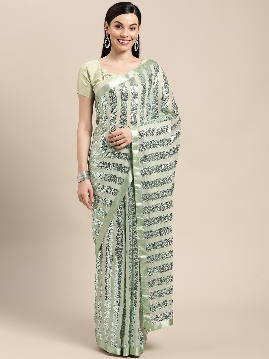 

VAIRAGEE Embellished Sequinned Saree, Green