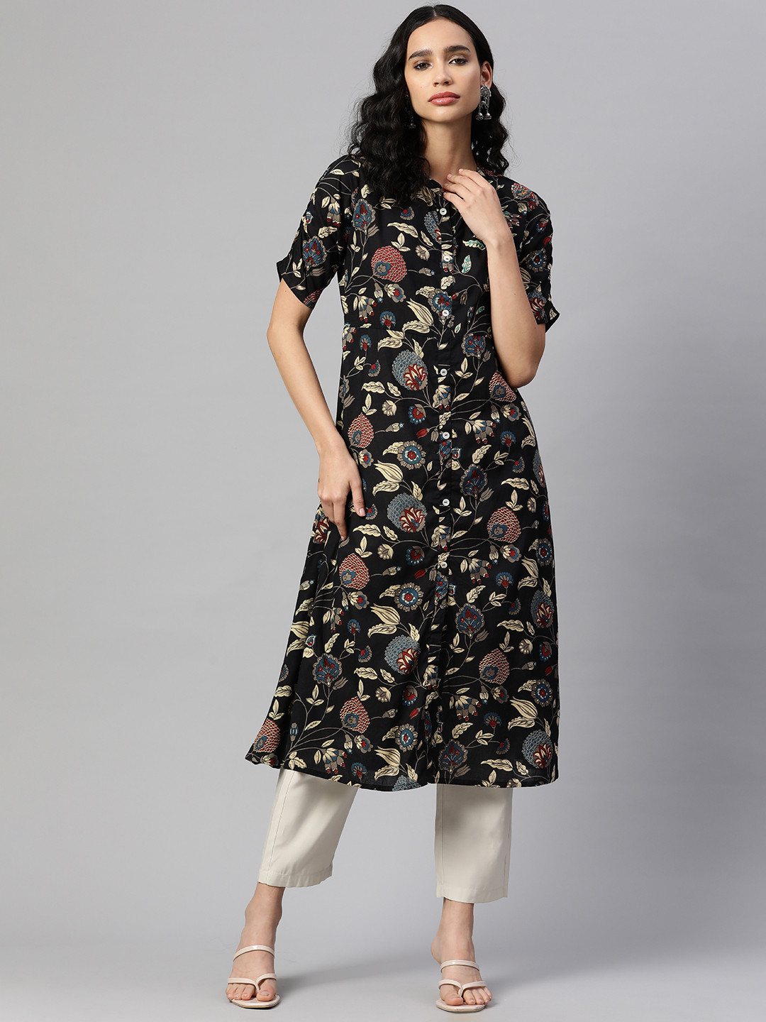 

Vbuyz Floral Printed Cotton A-Line Kurta, Black