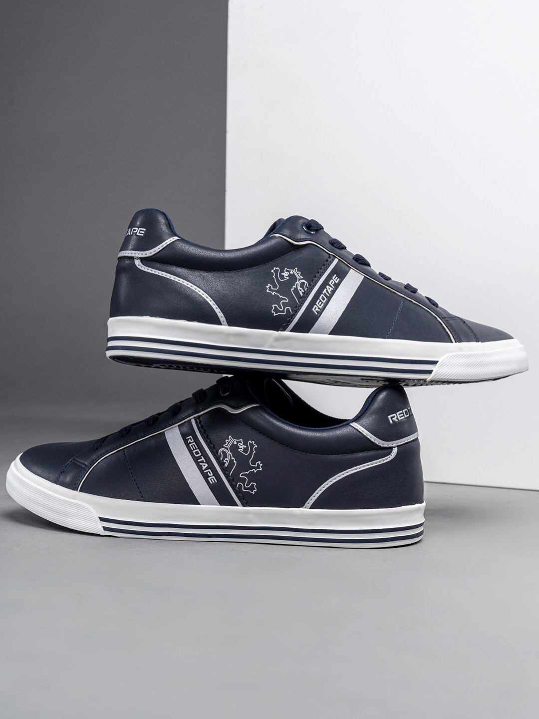 

Red Tape Men Printed Lace-Up Sneakers, Navy blue