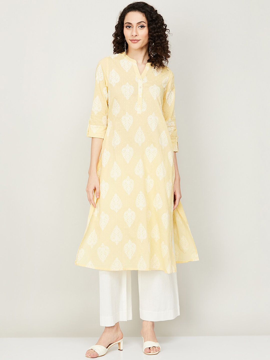 

Melange by Lifestyle Ethnic Motifs Embroidered Thread Work Cotton Kurta, Yellow