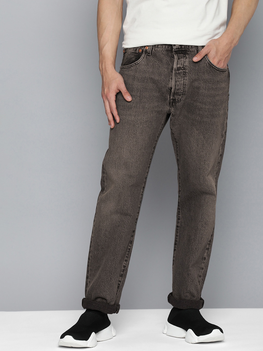 

Levis Men Pure Cotton Heavy Fade Acid Wash Mid-Rise Jeans, Black