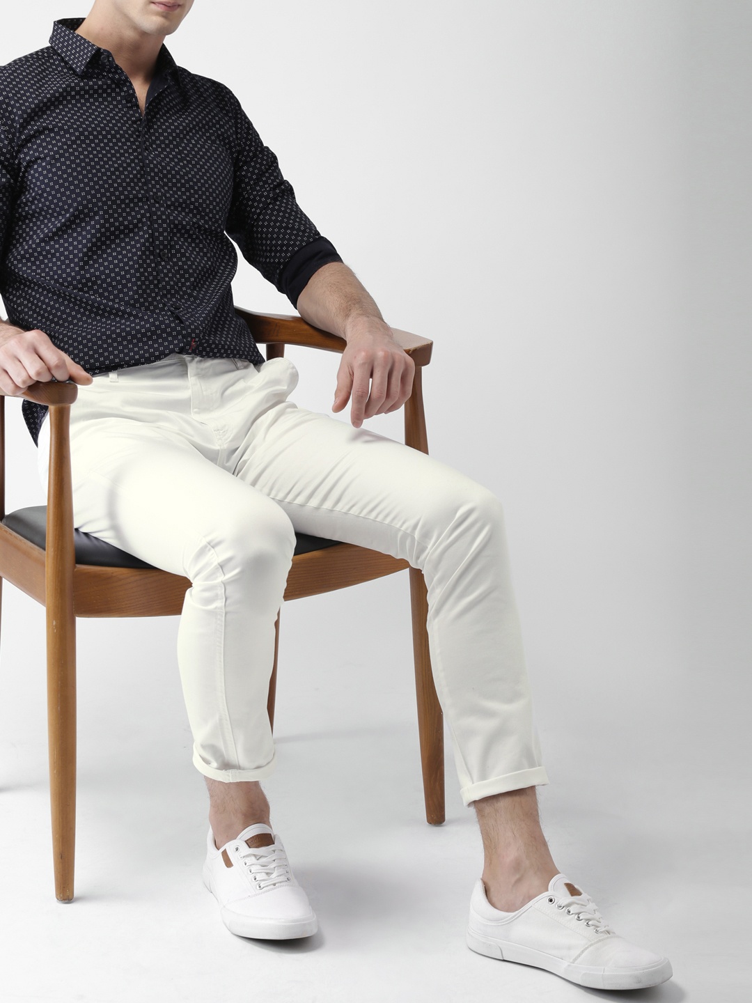 

HIGHLANDER Men White Slim Fit Chinos