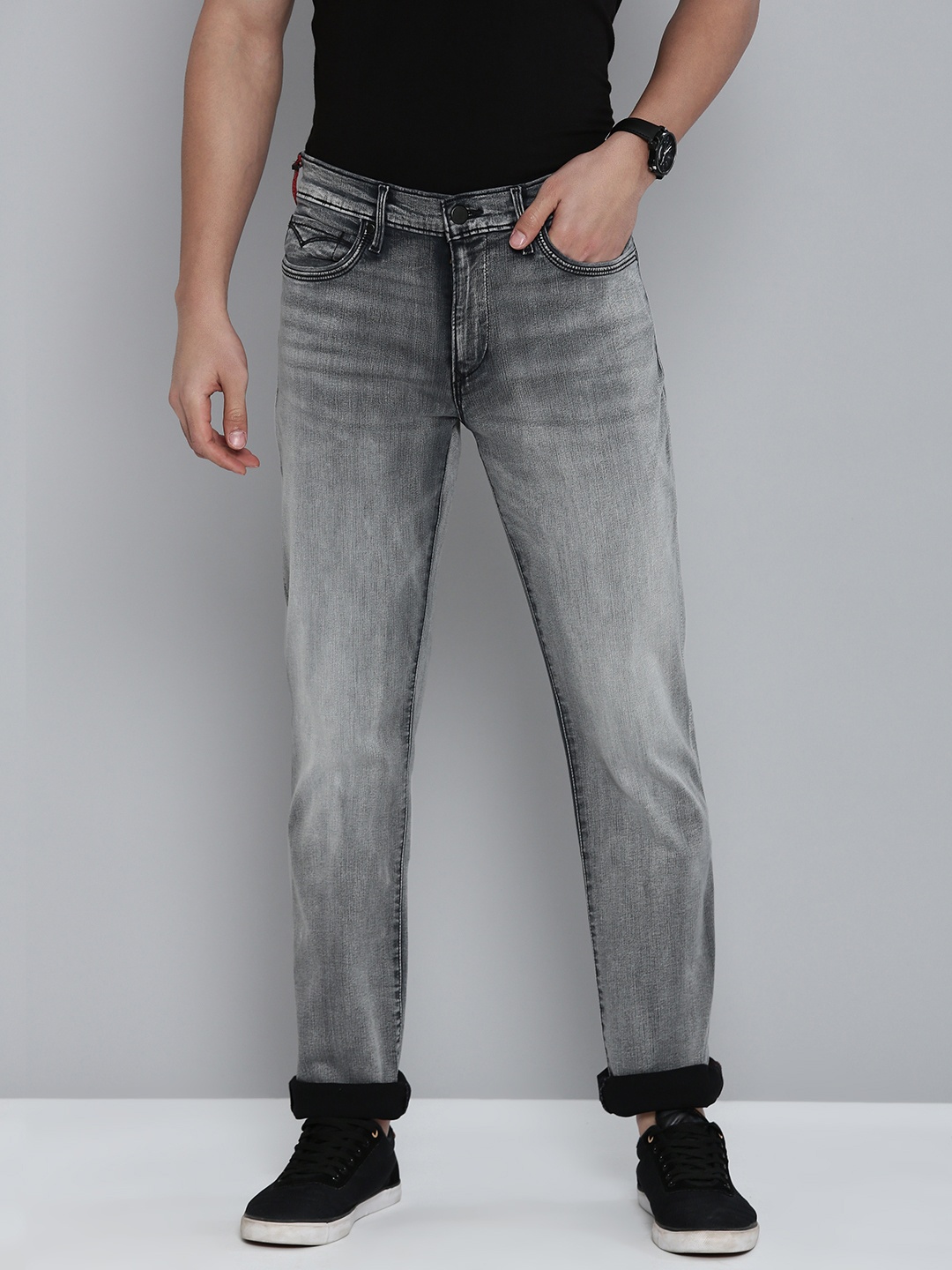

Levis Men Slim Fit Low-Rise Light Fade Stretchable Jeans, Grey