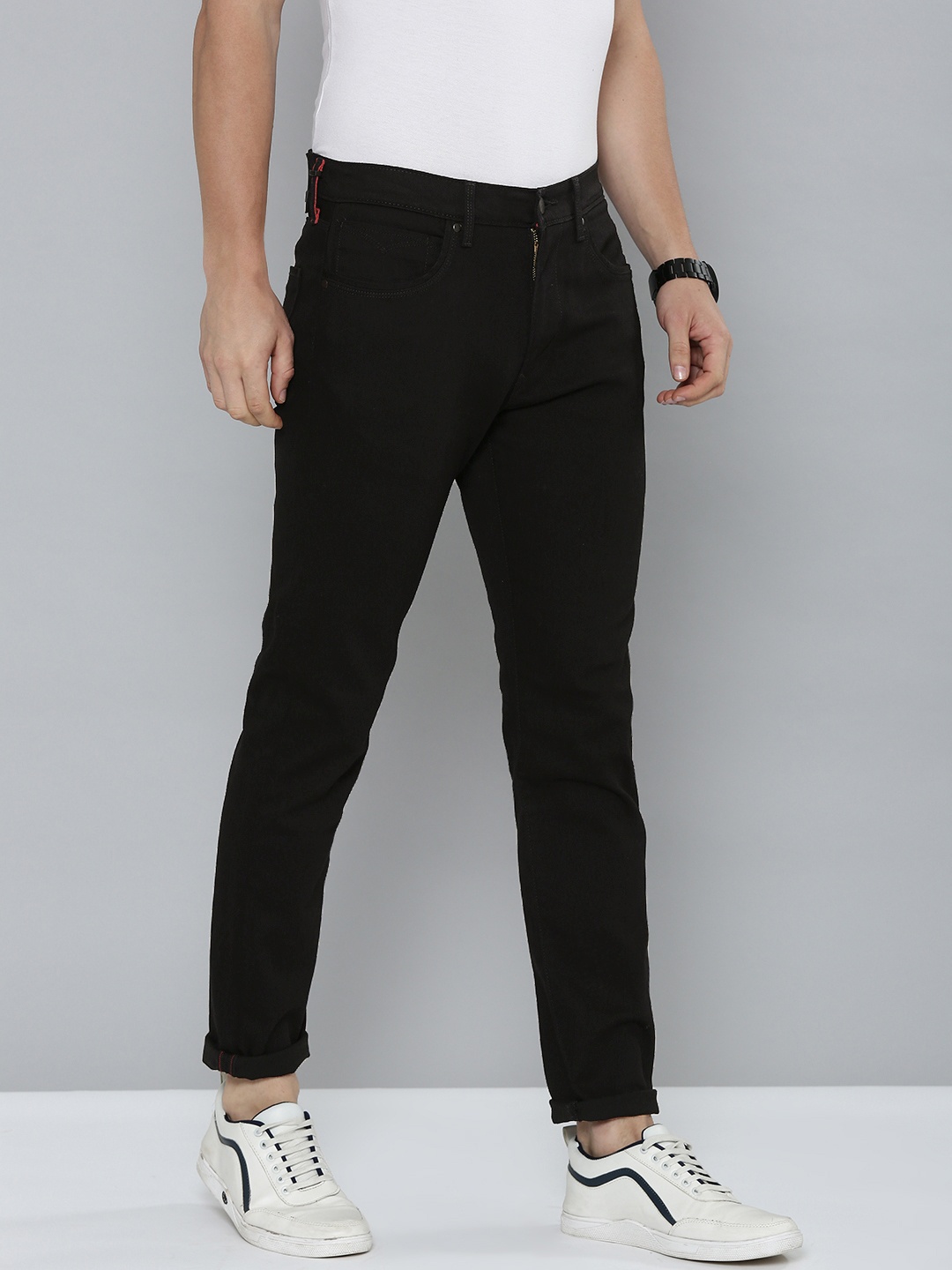 

Levis Men Tapered Fit Stretchable Mid-Rise Jeans, Black