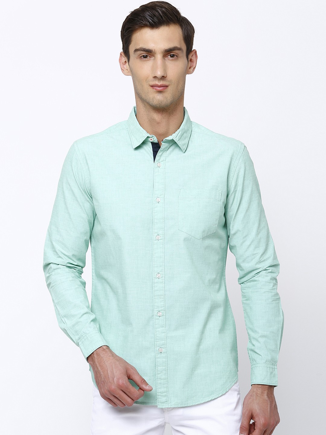 

Black coffee Men Turquoise Blue Slim Fit Solid Casual Shirt