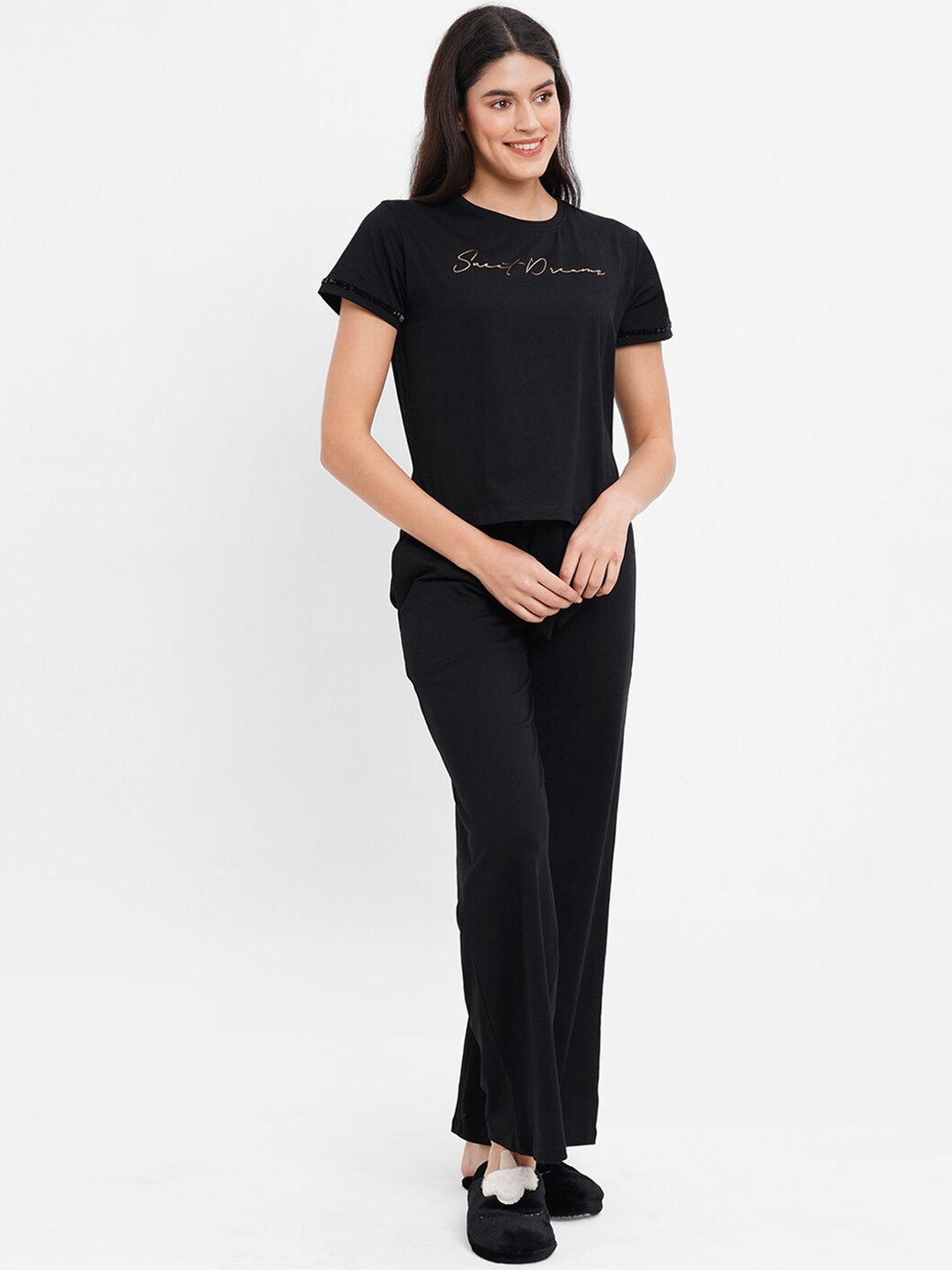

Sweet Dreams Typography Printed Night Suit, Black