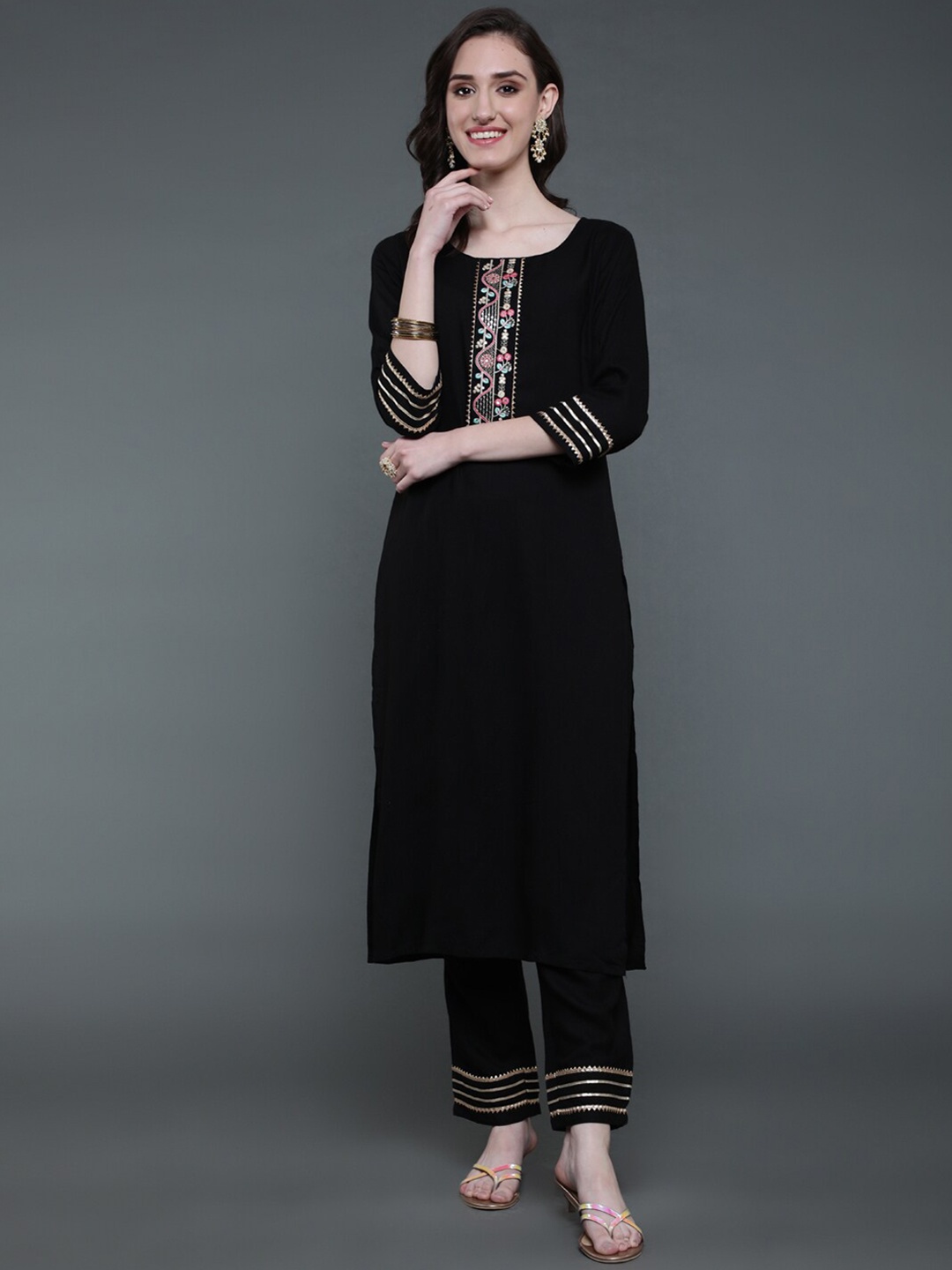 

antaran Ethnic Motifs Embroidered Thread Work Kurta with Trousers, Black