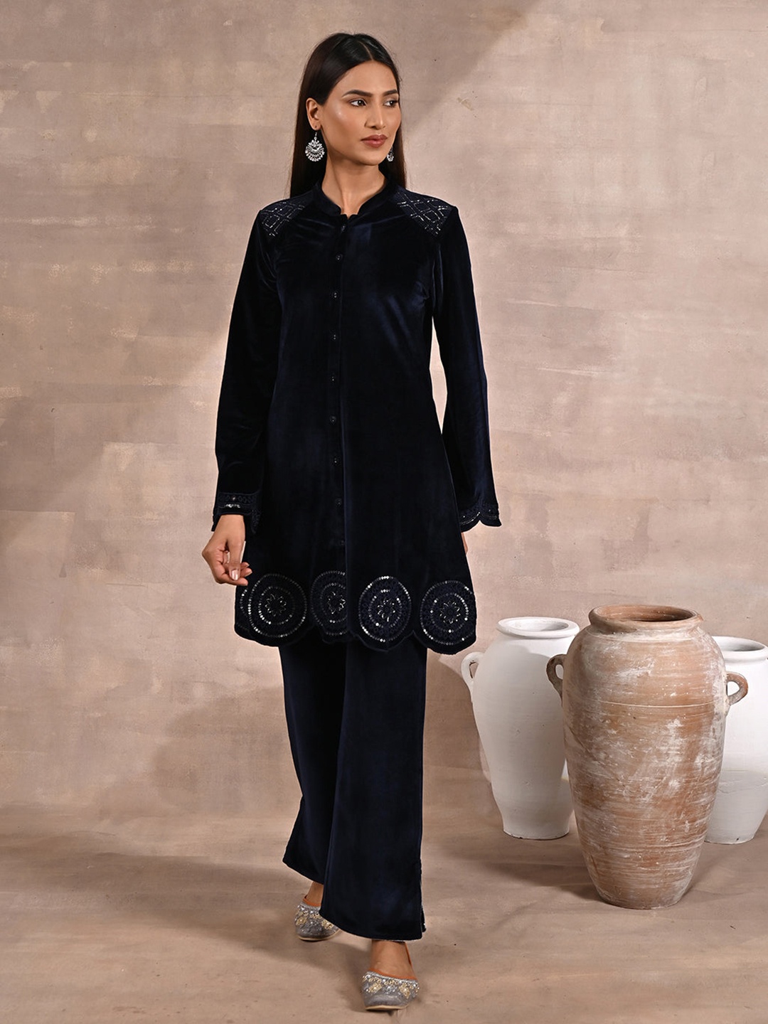 

Lakshita Embroidered Velvet Long Sleeves Tunic, Navy blue