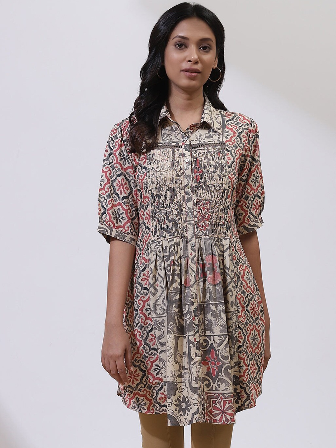 

Lakshita Ethnic Motifs Printed Shirt Collar Smocked Tunic, Grey