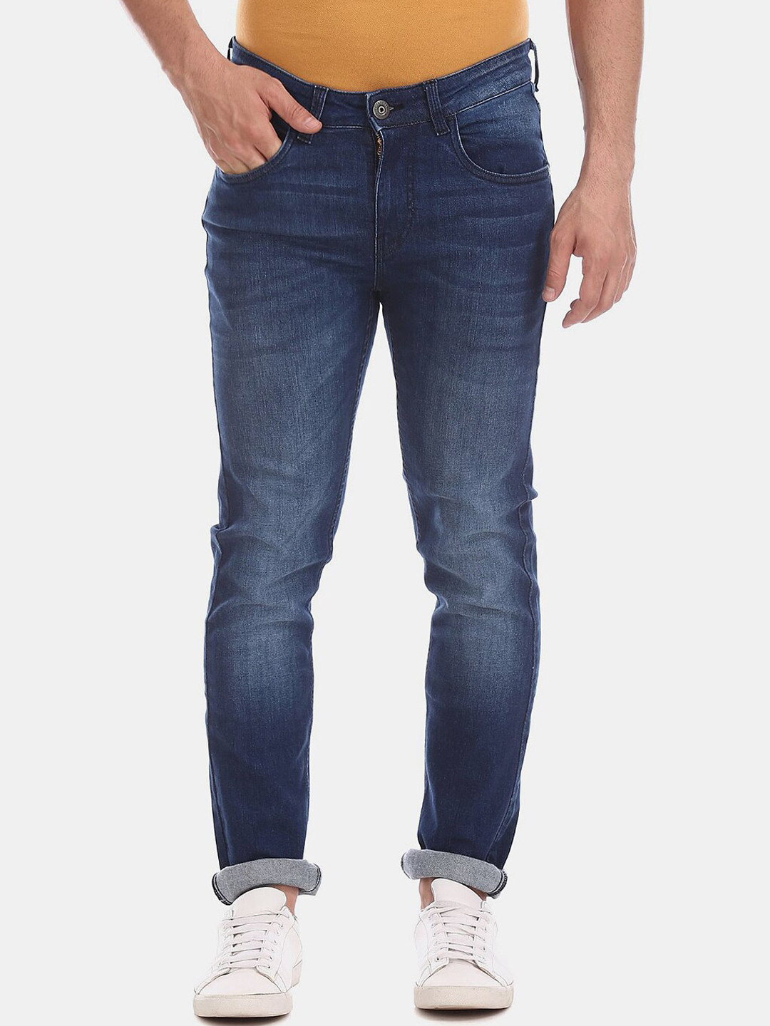 

V-Mart Men Low Rise Classic Clean Look Light Fade Cotton Jeans, Blue