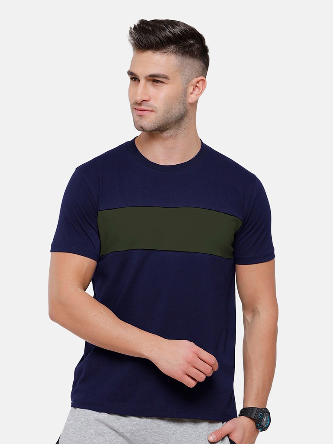

MADSTO Men Navy Blue 2 Striped Slim Fit T-shirt
