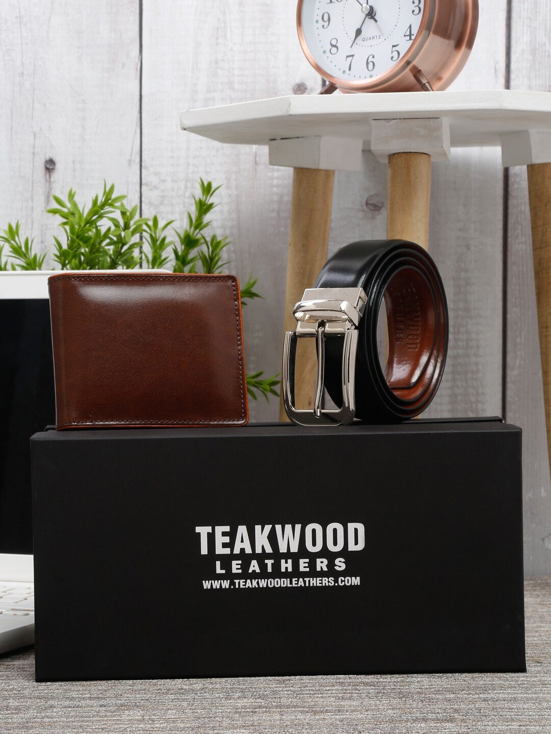 

Teakwood Leathers Men Wallet & Wallet Accessory Gift Set, Brown