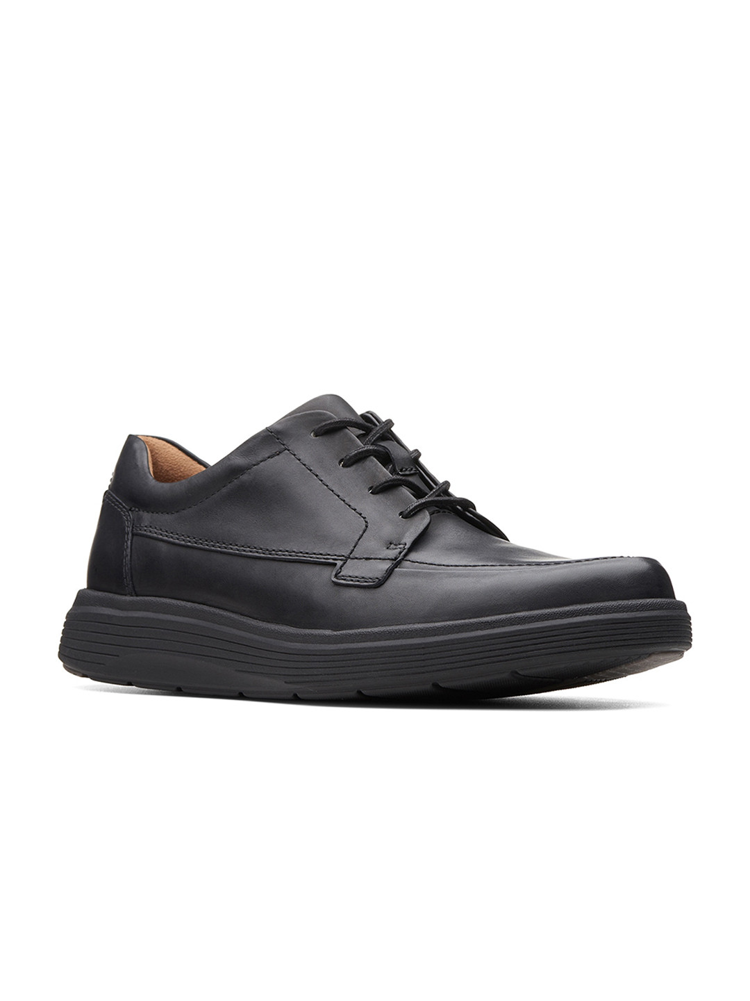 

Clarks Men Leather Lace-Up Derbys, Black