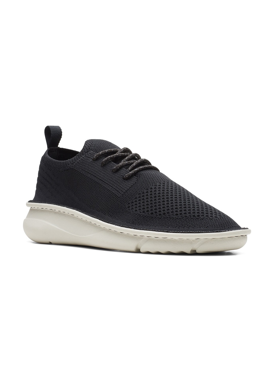 

Clarks Men Lace-Up Mid-Top Sneakers, Black