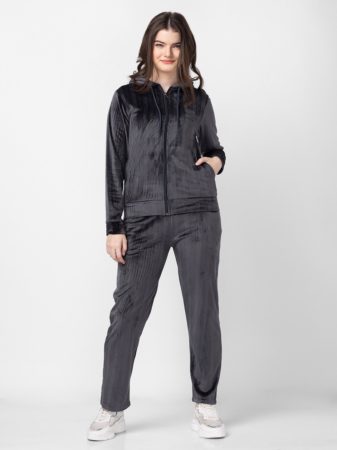 

Candyskin Women Grey Sweatshirt with Trousers