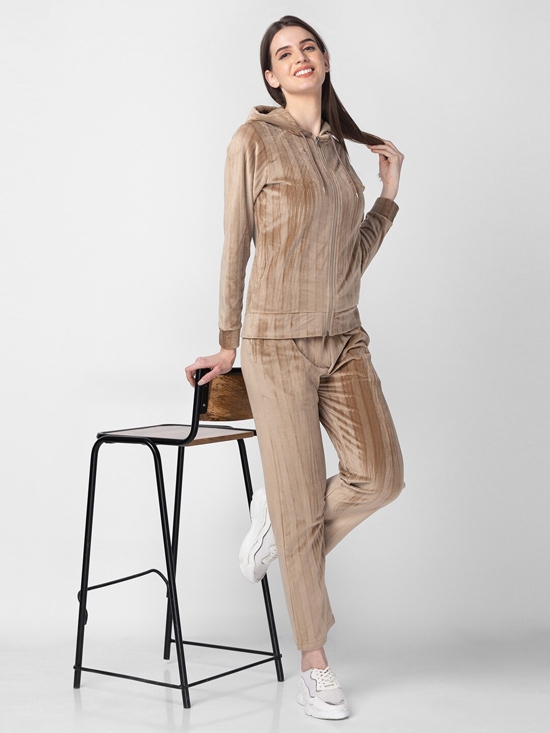 

Candyskin Women Hooded Sweatshirt With Track Pants, Beige