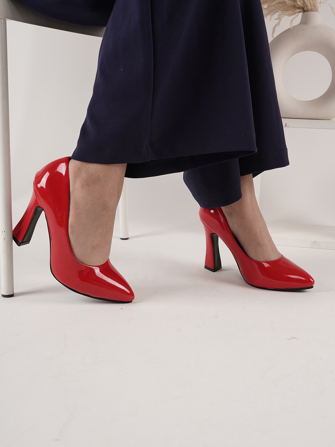 

DressBerry Pointed Toe Block Pumps, Red