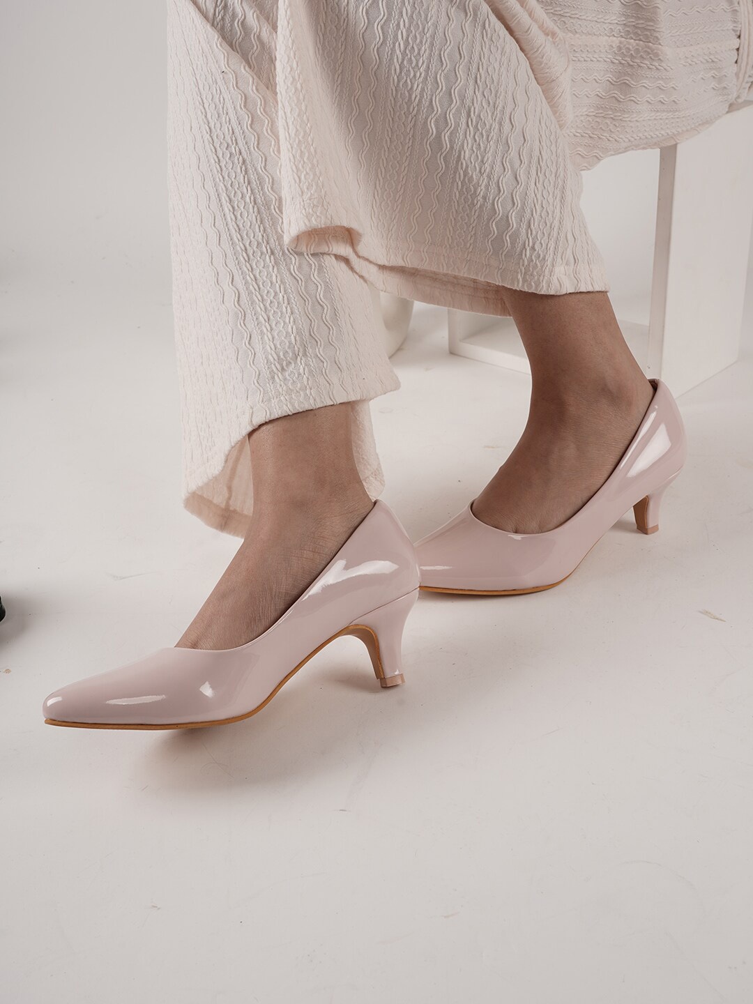 

DressBerry Pointed Toe Kitten Heel Pumps, Pink