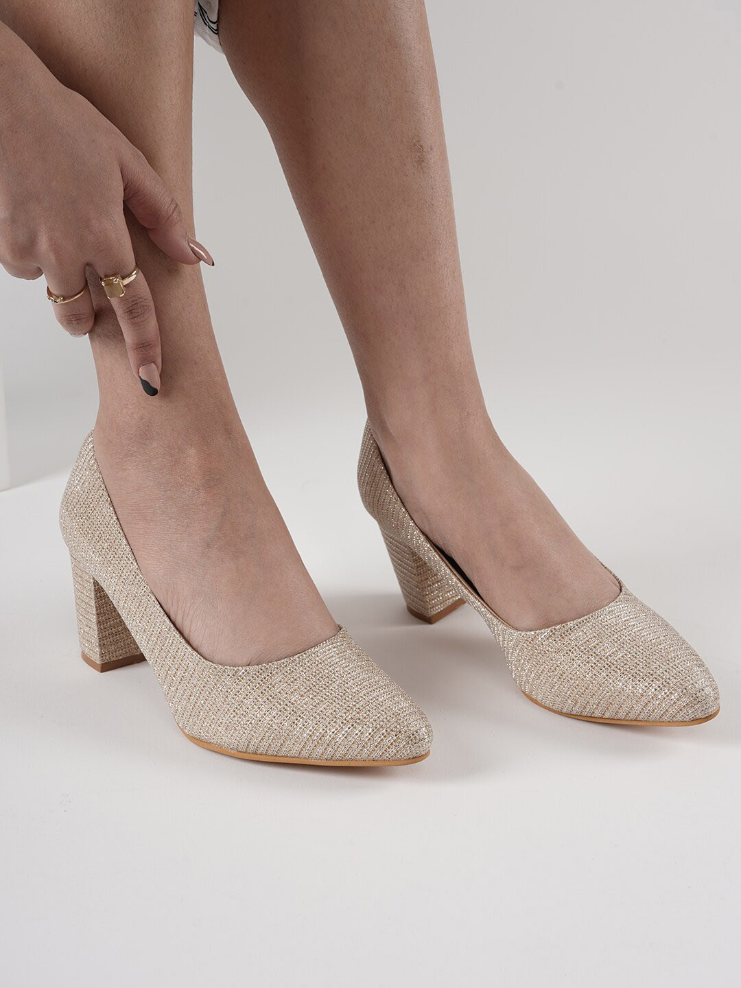 

DressBerry Pointed Toe Block Heels Pumps, Gold