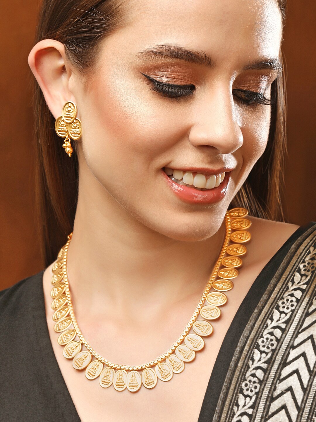 

Rubans Gold-Plated Temple Jewellery Set