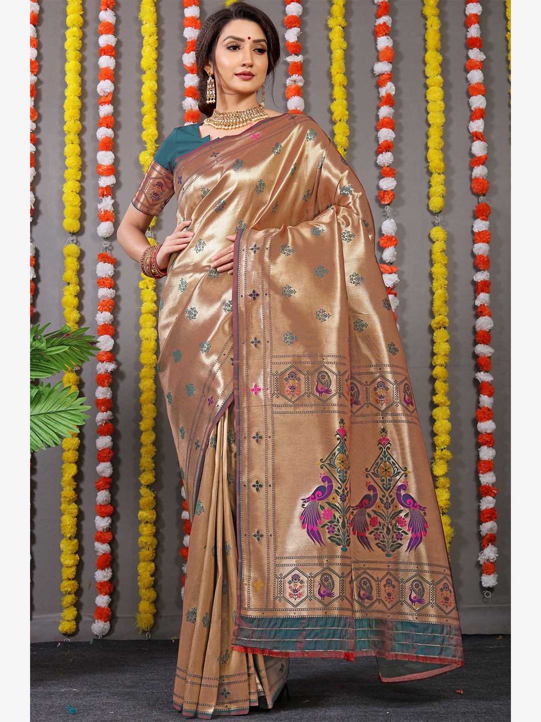 

AVANTIKA FASHION Floral Woven Design Zari Pure Silk Paithani Saree, Teal