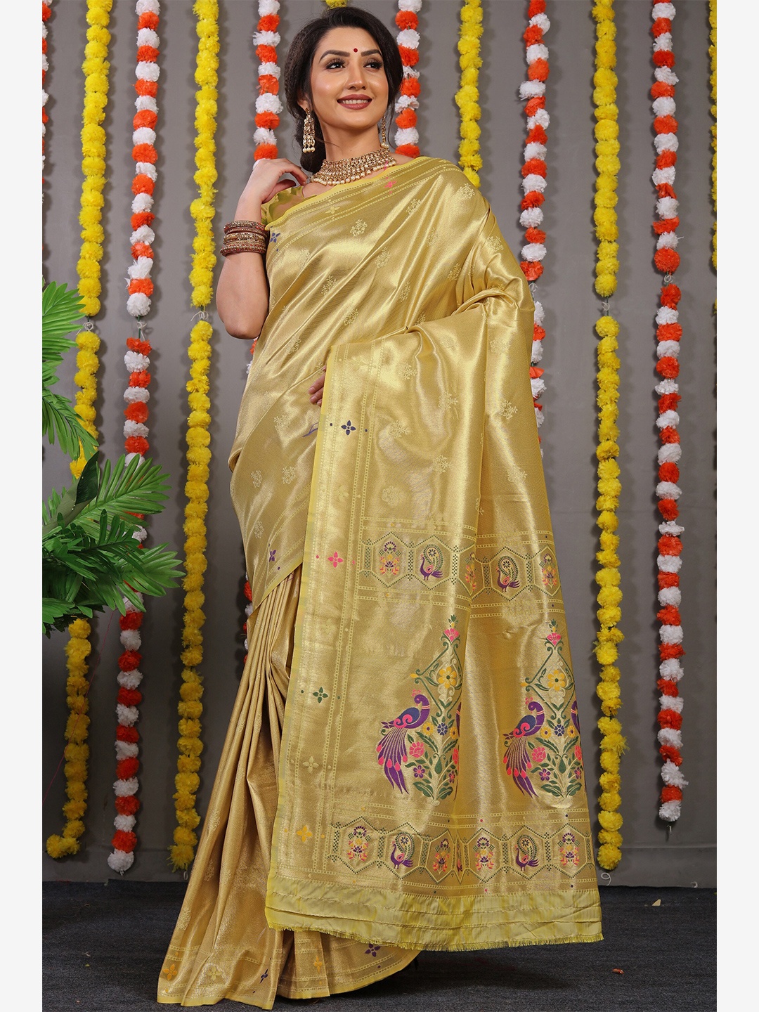 

AVANTIKA FASHION Floral Woven Design Zari Pure Silk Paithani Saree, Yellow