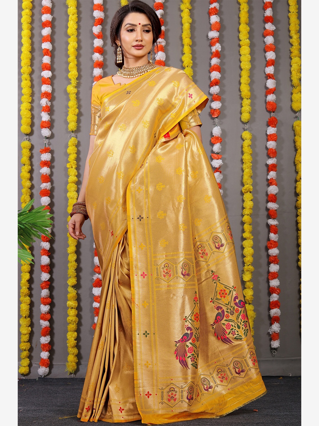 

AVANTIKA FASHION Floral Woven Design Zari Pure Silk Paithani Saree, Yellow