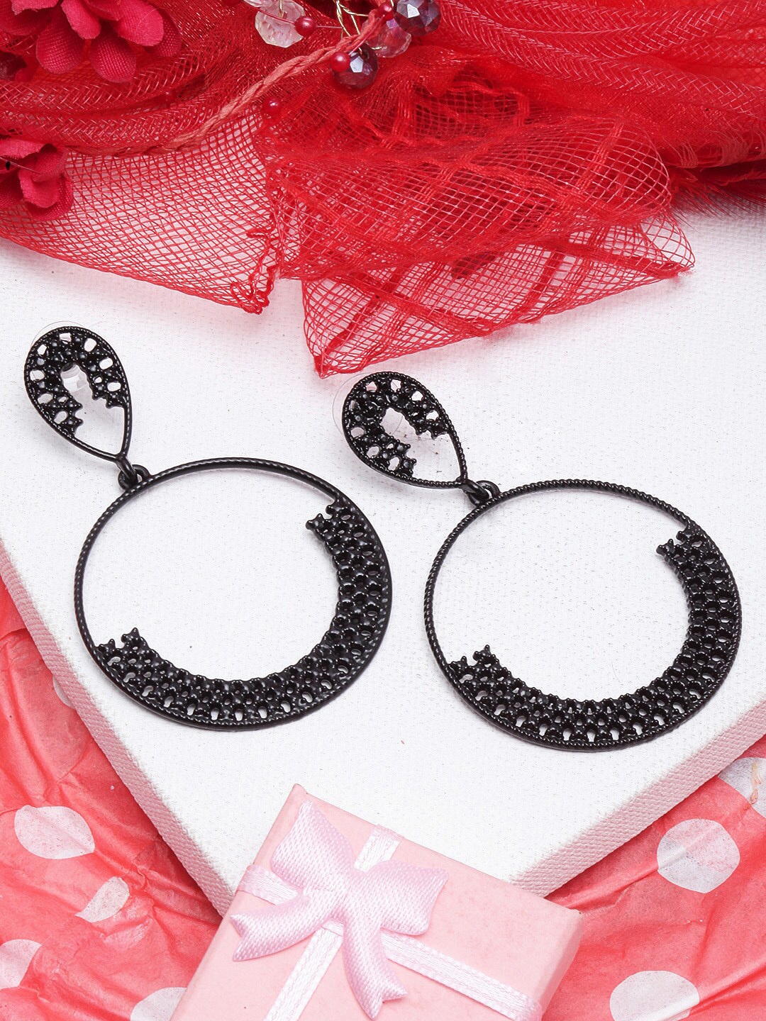 

DIVA WALK Contemporary Drop Earrings, Black