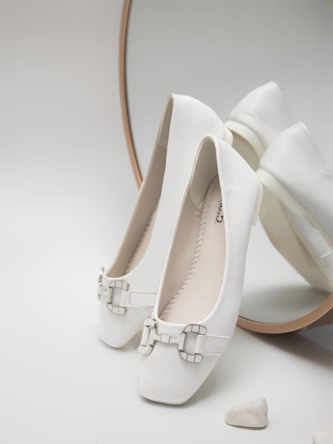 

Inc 5 Women Slip-On Square Toe Ballerinas, White