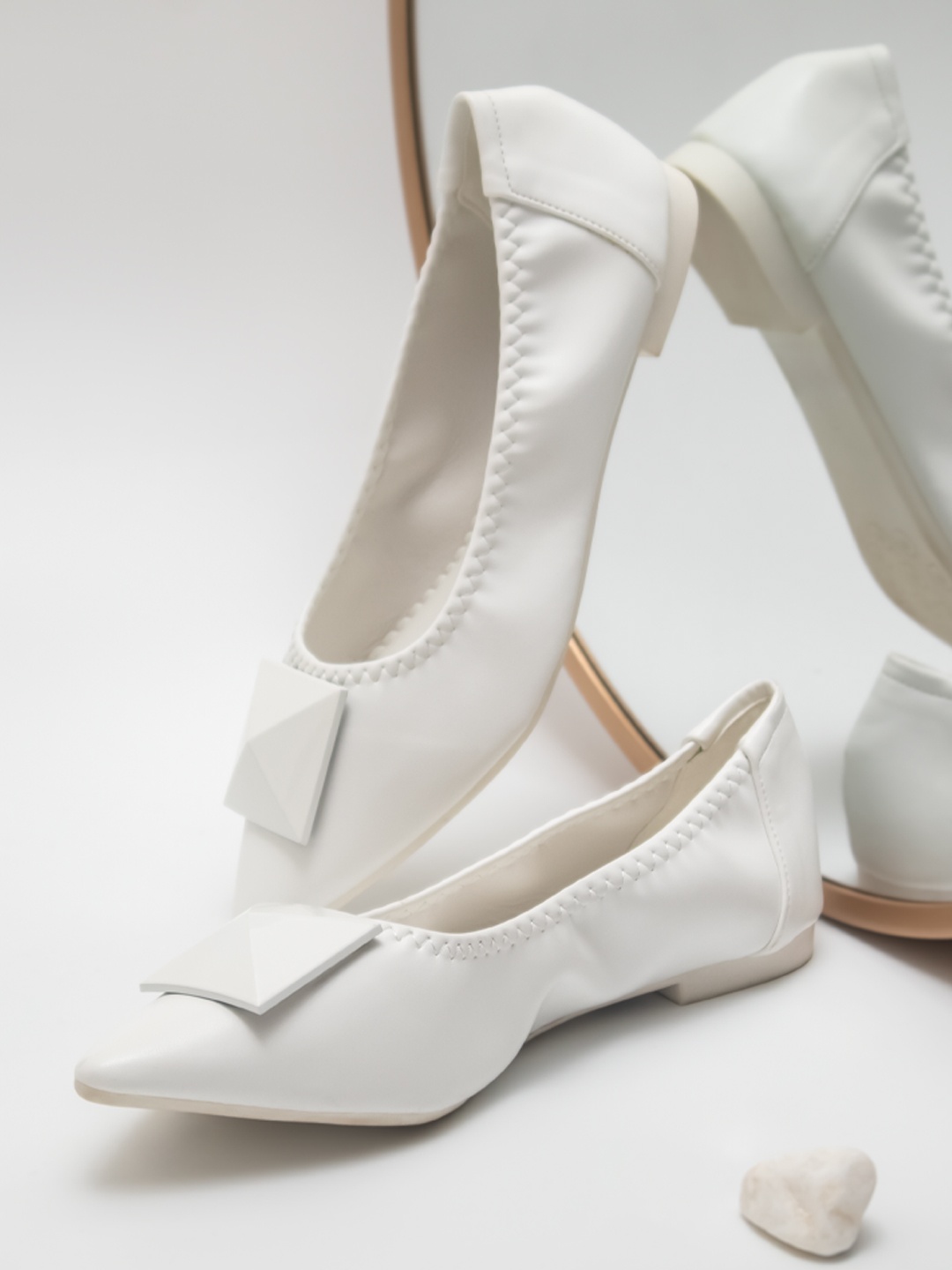 

Inc 5 Women Solid Ballerinas With Buckles, White