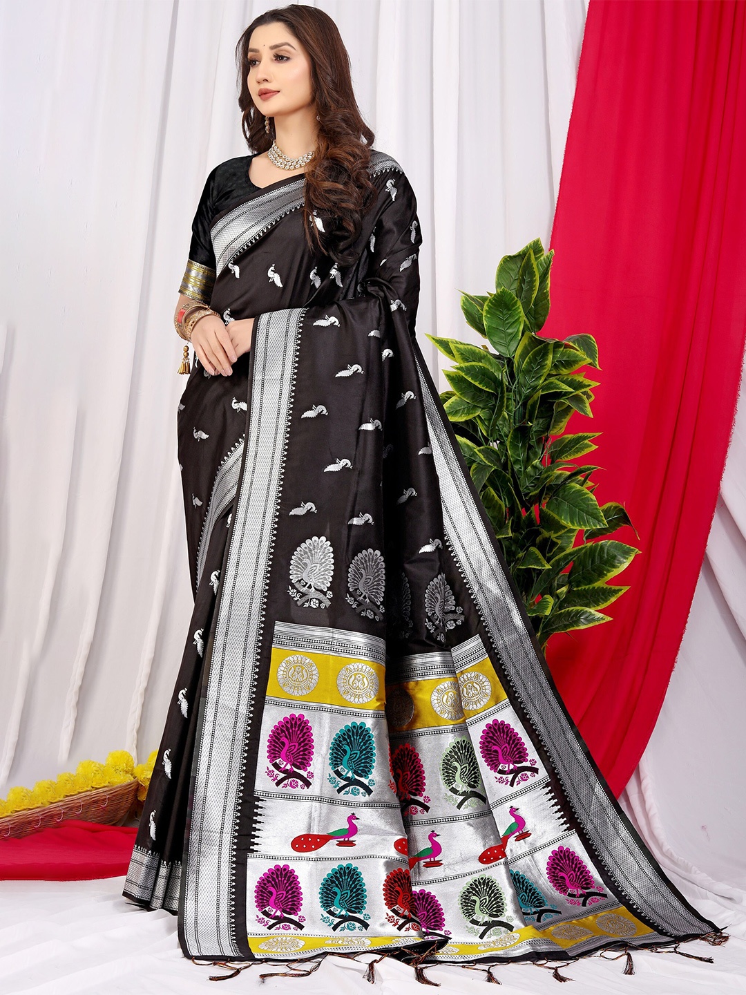 

AVANTIKA FASHION Black & Purple Woven Design Zari Pure Silk Kanjeevaram Saree