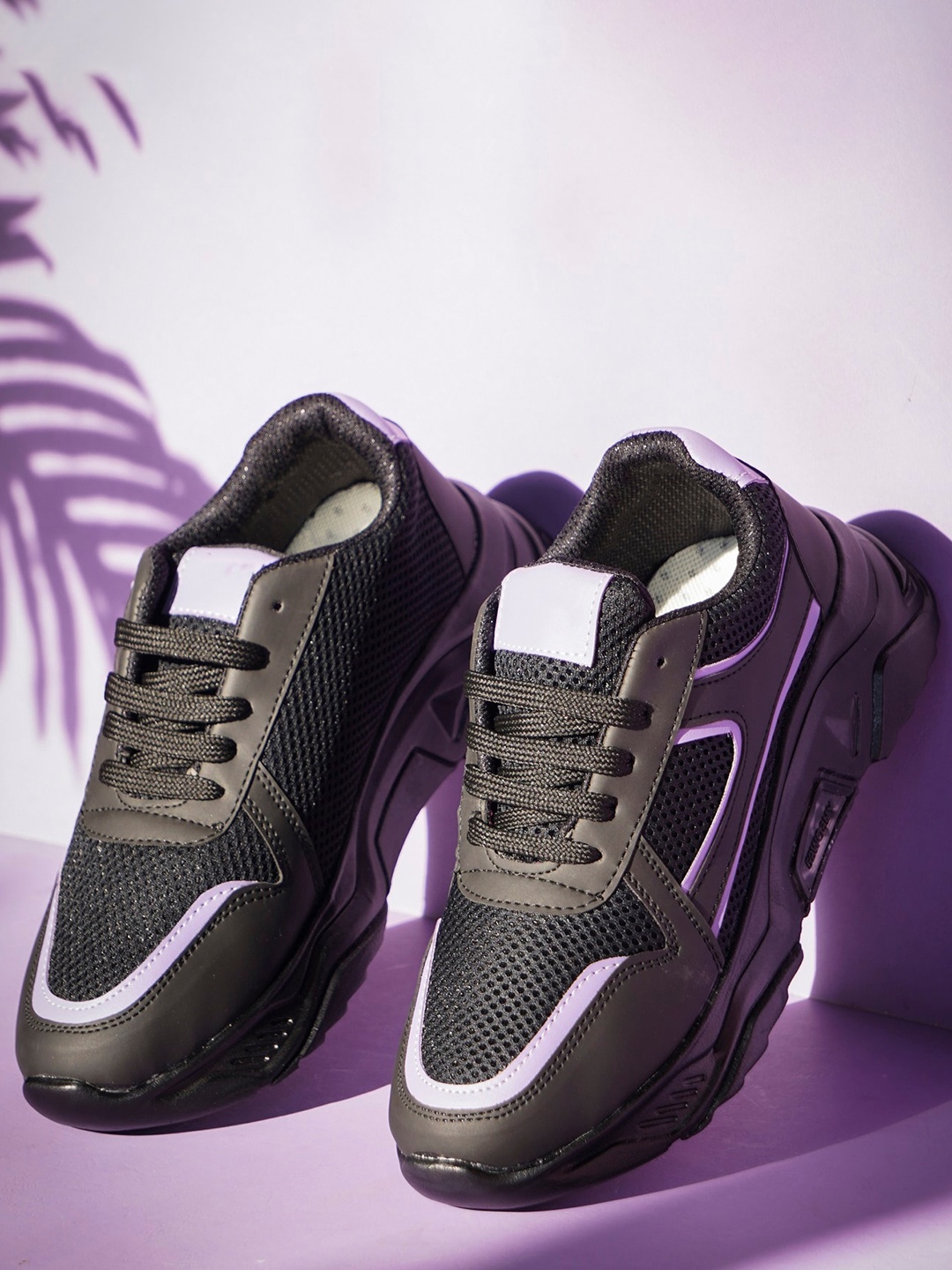 

Try Me Women Lightweight Textured Sneakers, Black