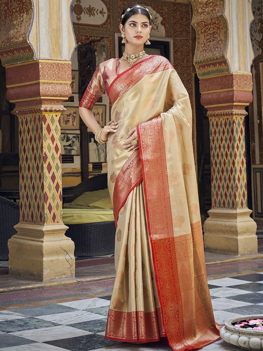 

Satrani Ethnic Motifs Woven Design Zari Banarasi Saree, Beige