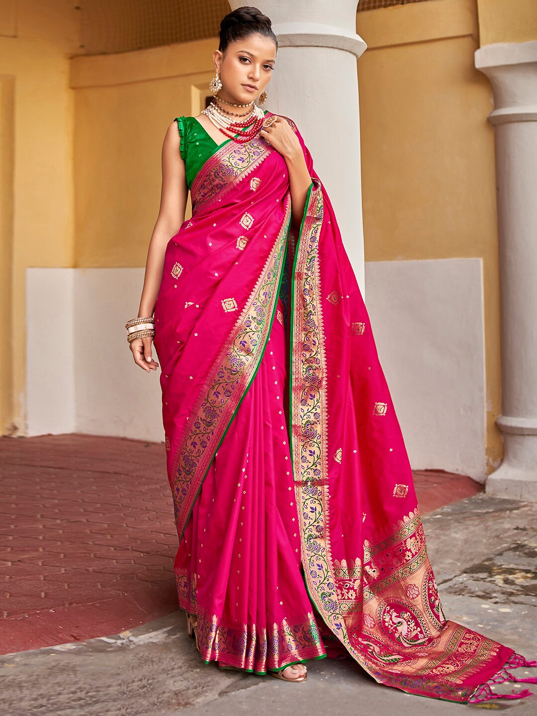 

Satrani Ethnic Motif Woven Design Zari Banarasi Saree, Pink