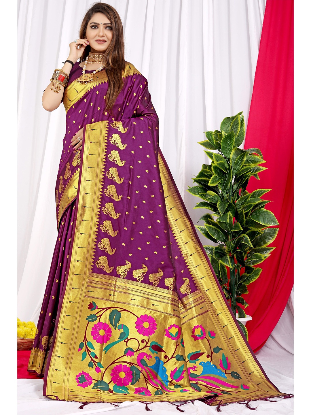 

AVANTIKA FASHION Paisley Woven Design Zari Pure Silk Paithani Saree, Purple