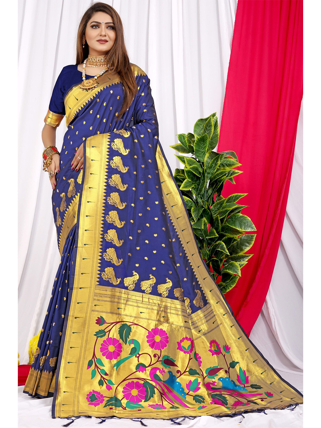 

AVANTIKA FASHION Paisley Woven Design Zari Pure Silk Paithani Saree, Blue