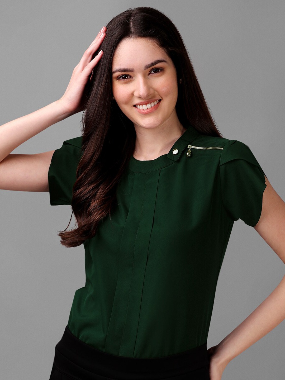 

Kinjo Round Neck Crepe Top, Green