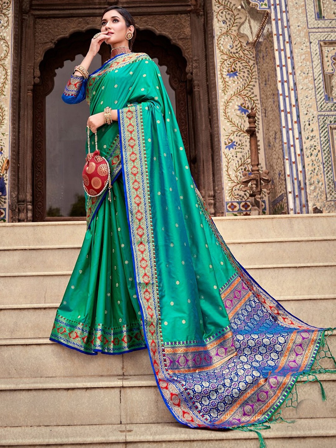 

Satrani Ethnic Motif Woven Zari Banarasi Saree, Sea green